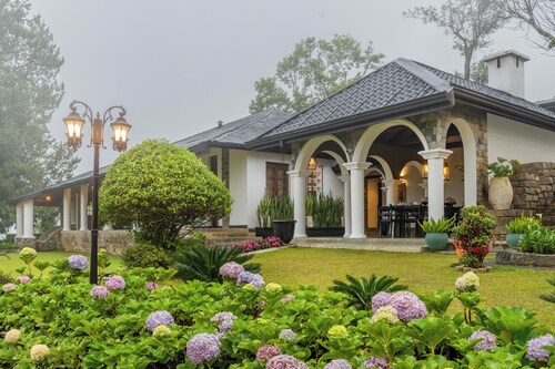 Garfield Bungalow by TONIK