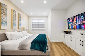 Iron/ironing board, travel crib, WiFi, bed sheets