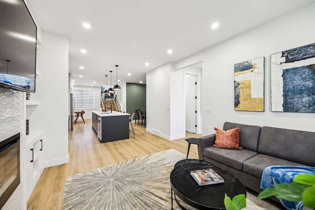 TV, fireplace, offices