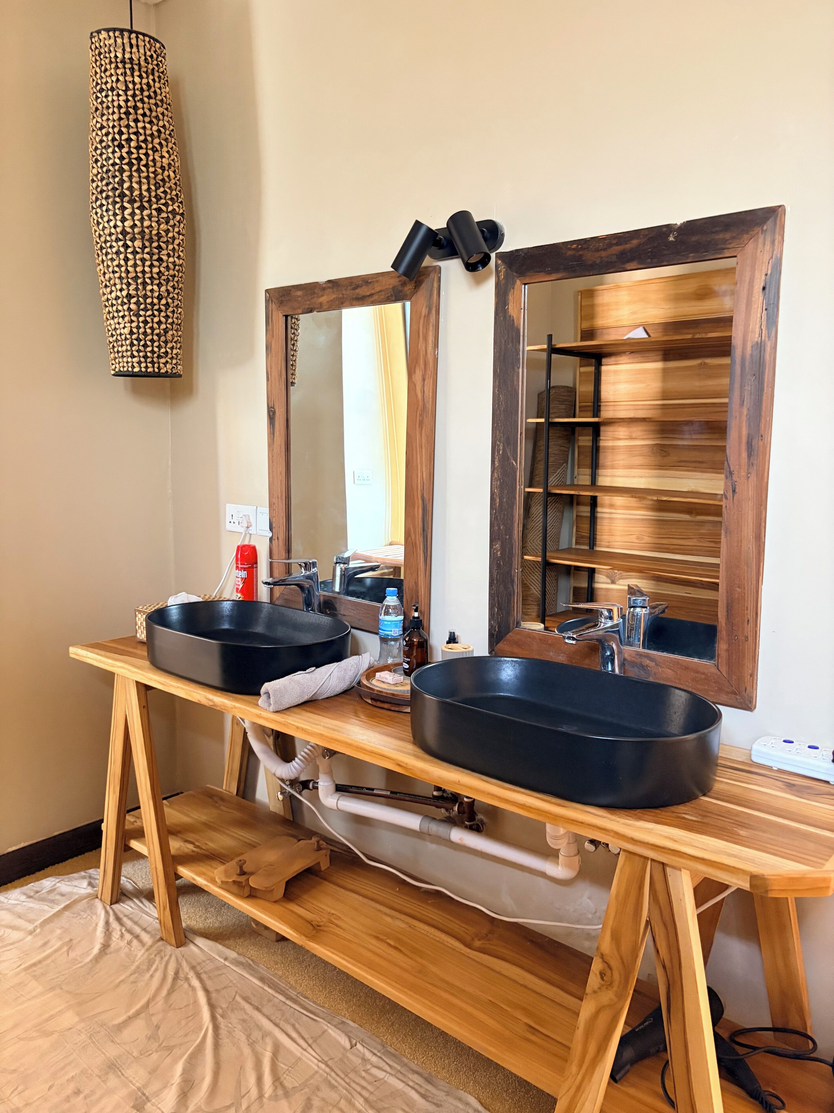 헤어드라이어, 타월, 비누, 샴푸