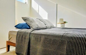 Iron/ironing board, WiFi, bed sheets - Modern Multi-level Frisco Townhome—Spacious + Central! (Frisco)