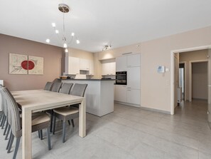 Dining - Spacious ground floor apartment for family (Blankenberge)