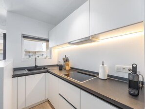 Fridge, microwave, oven, dishwasher - Modern apartment near the sea (Middelkerke)