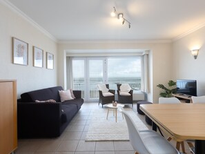 TV - Apartment with sea view and two terraces (Middelkerke)