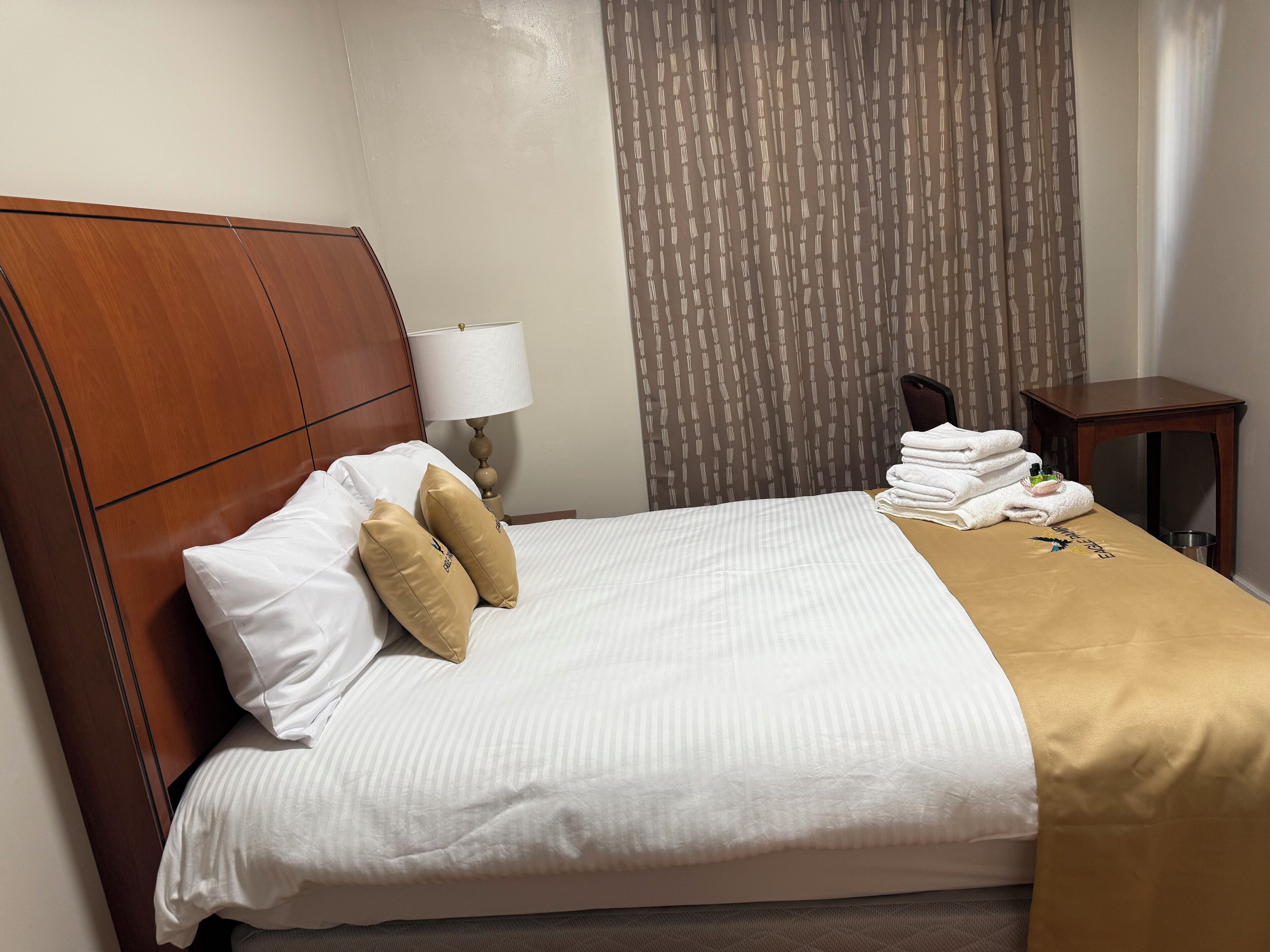 2 slaapkamers, een strijkplank/strijkijzer, internet, beddengoed