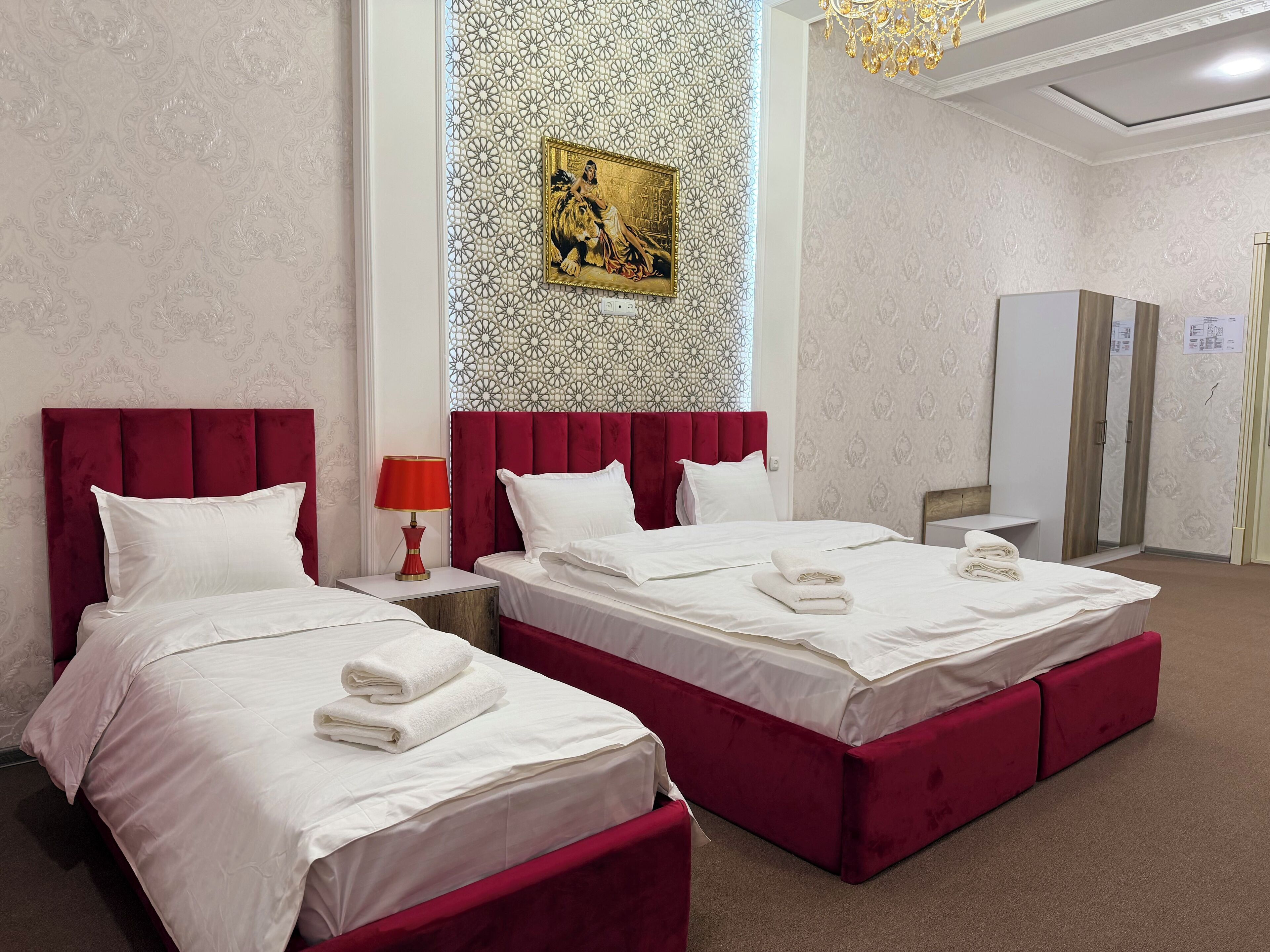 Family Room | Hypo-allergenic bedding, down comforters, desk, free WiFi