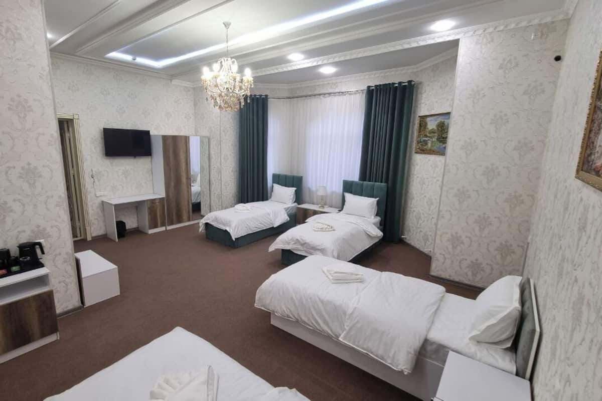 ملاءات للفراش لا تسبب الحساسية وألحفة محشوة بالريش ومكتب