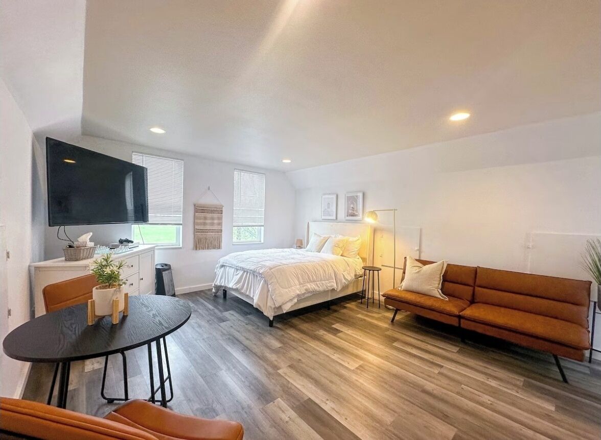 1 chambre, fer et planche à repasser, Wi-Fi gratuit, draps fournis