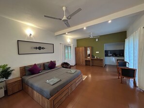 Deluxe Room, River View | In-room safe, soundproofing, iron/ironing board, free WiFi - Exuberance Stays (Sulthan Bathery)