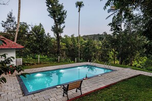 Piscine extérieure