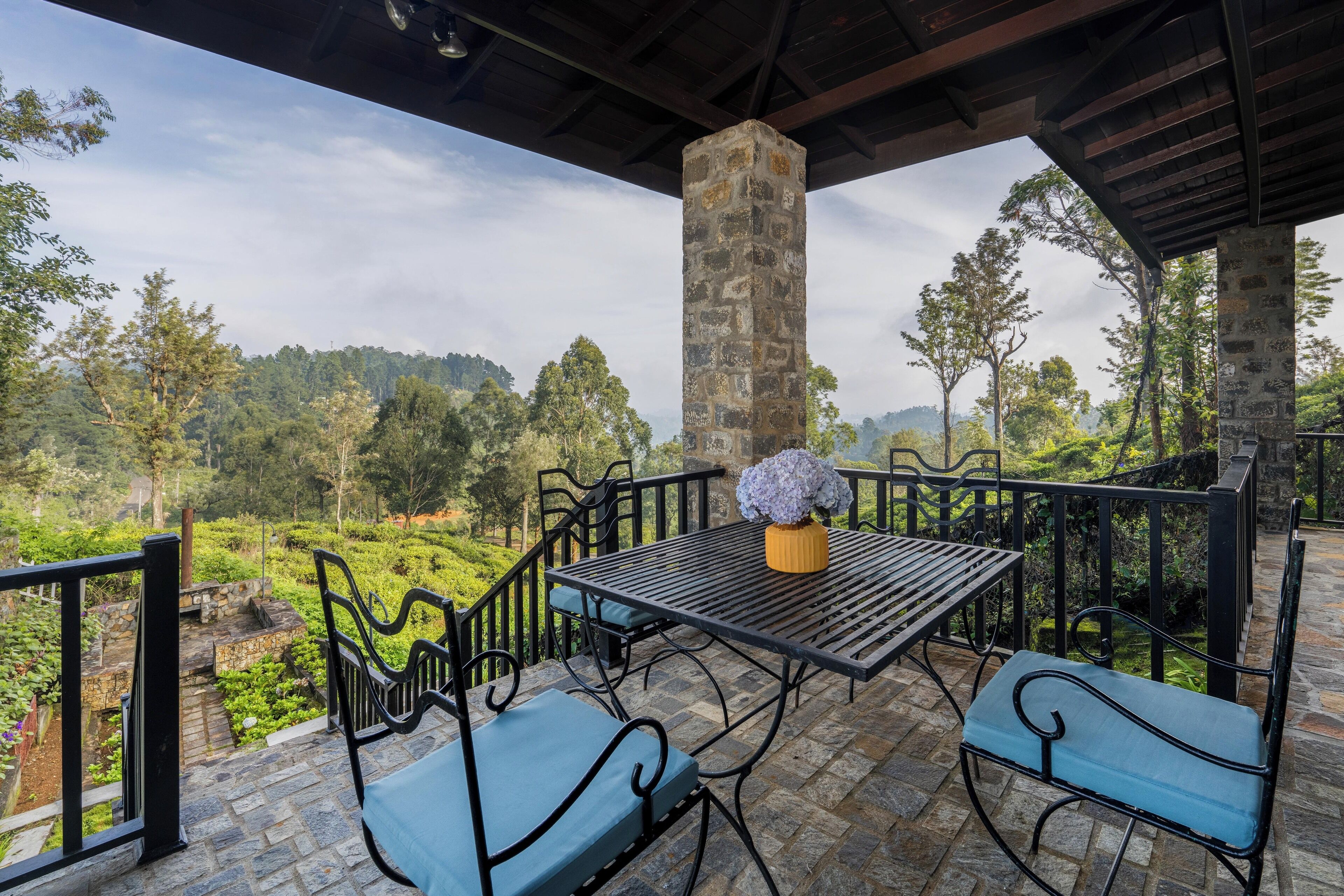 Garfield Cottage by TONIK - Balcony