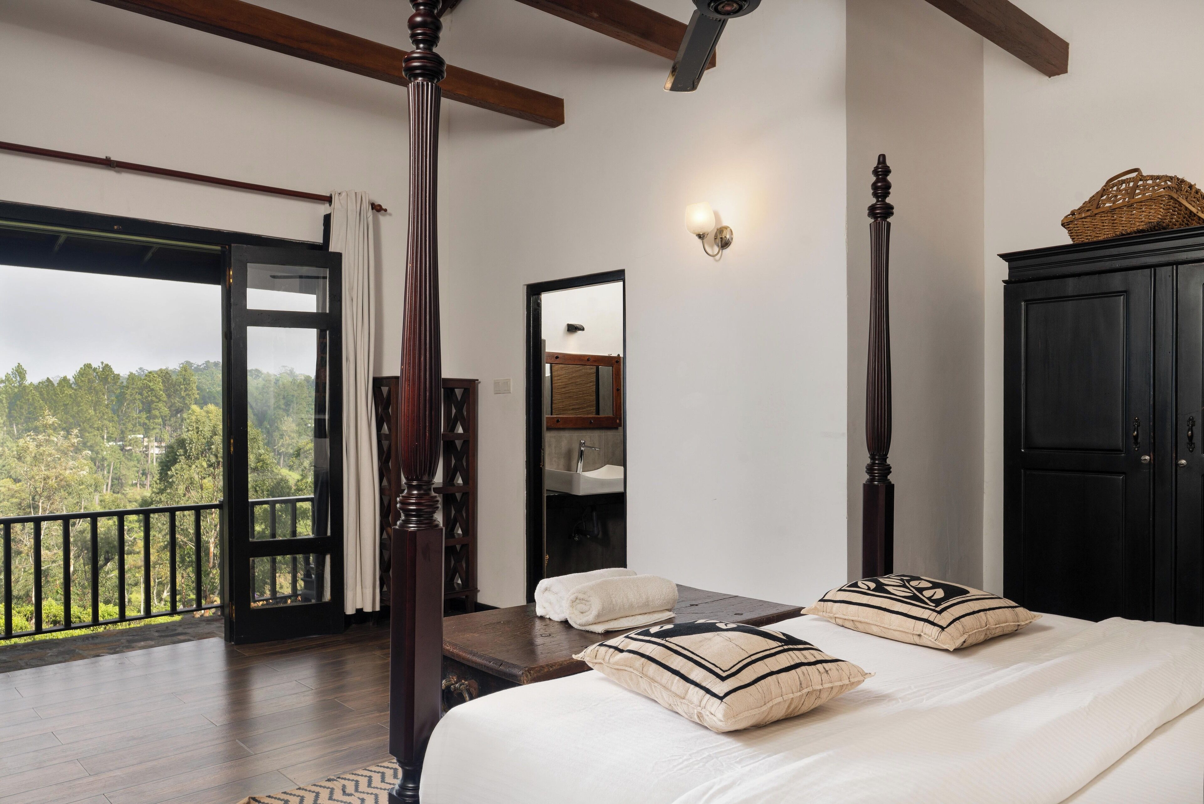 3 多间卧室、免费 WiFi、床单