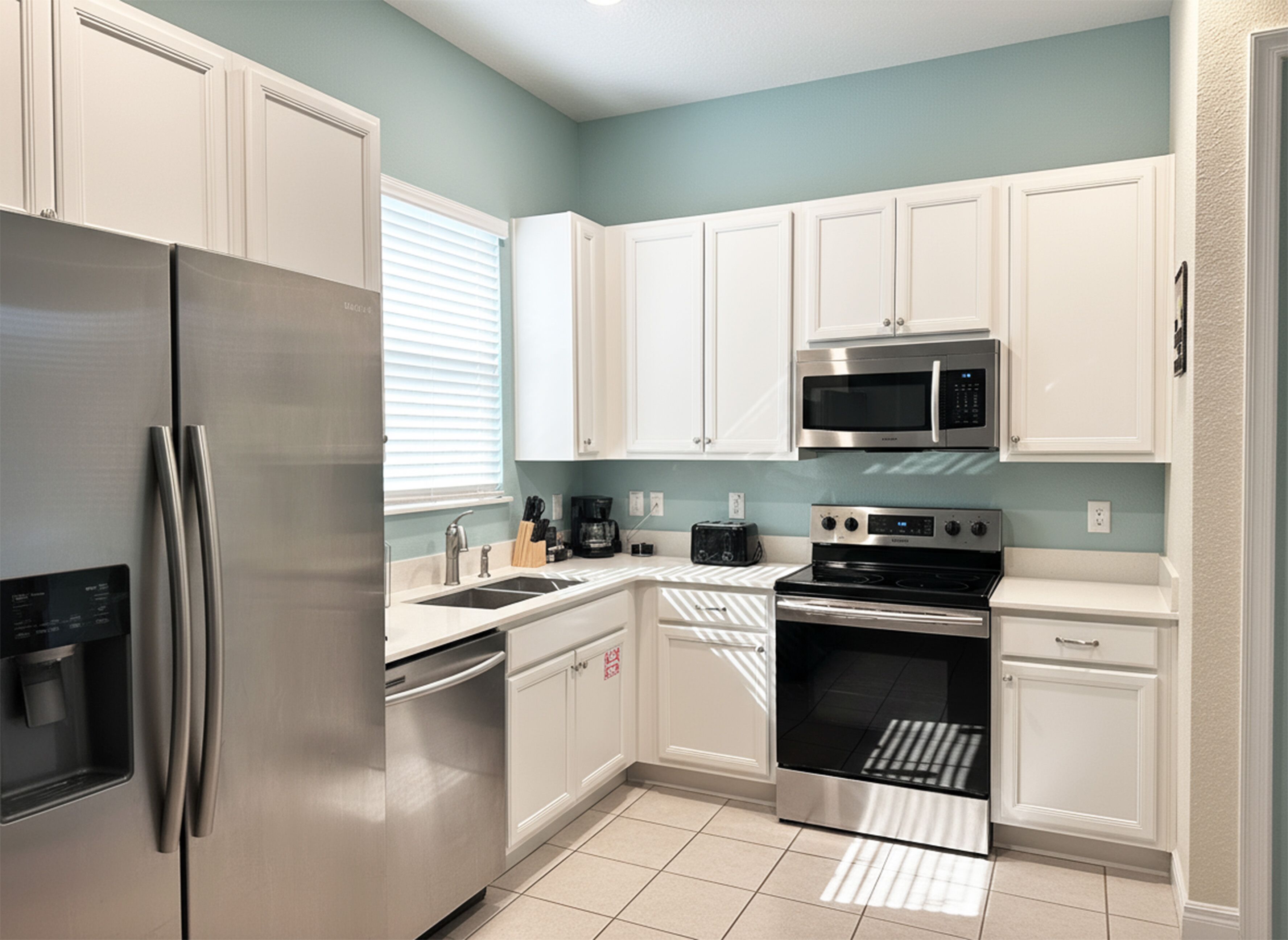 冰箱、微波炉、烤箱、炉灶