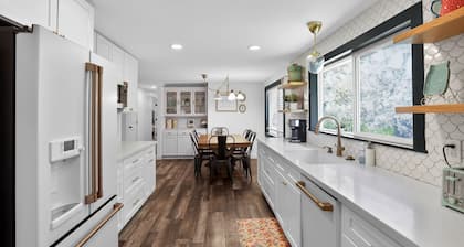 Spacious 5-Bed Family Retreat in Layton