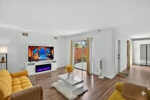 Smart TV - Comfortable Fort Myers Townhome · Pool · Downtown (Fort Myers)