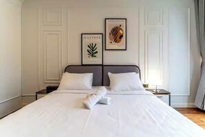 Grand Suite, 1 Bedroom, Club Lounge Access, City View | Egyptian cotton sheets, premium bedding, down comforters