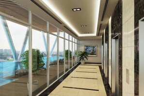 Lift - Sai Gon Airport The Prince Residence (Phu Nhuan)