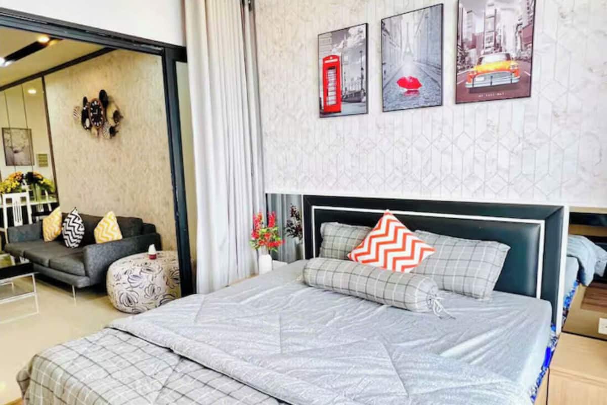 Habitación Royal, 1 habitación, con acceso al salón lounge del club, vista a la ciudad | Sábanas de algodón egipcio, ropa de cama de alta calidad y edredón