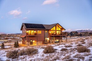 Exterior - Epic Views, Luxury Retreat, Hot tub, Family + Pets (Granby)