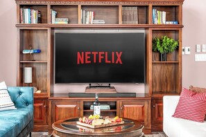 電視、壁爐、書籍、音樂庫