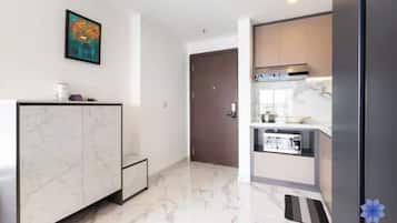 總統套房, 2 間臥室, 可使用俱樂部酒廊, 城市景觀 | 私人廚房 | 大型冰箱、微波爐、烤箱、爐台