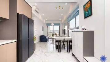 Suíte presidencial, 2 quartos, acesso ao Club Lounge, vista para a cidade | Cozinha privada | Geladeira grande, micro-ondas, fogão, cooktop