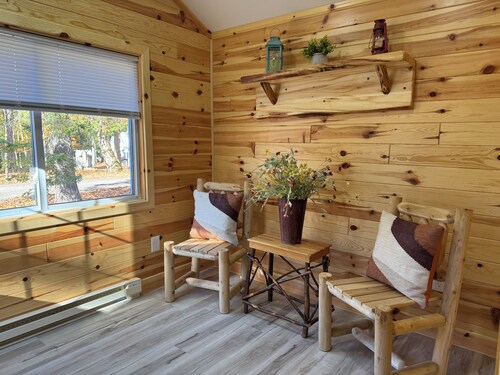 Drummond Island Hotel & Vacation Homes - Knotty and Nice