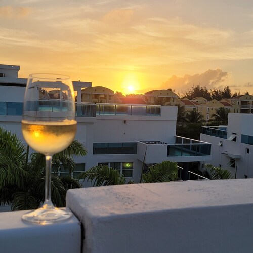 Family Beach Escape • Spacious 4BR Penthouse with Elevator Access