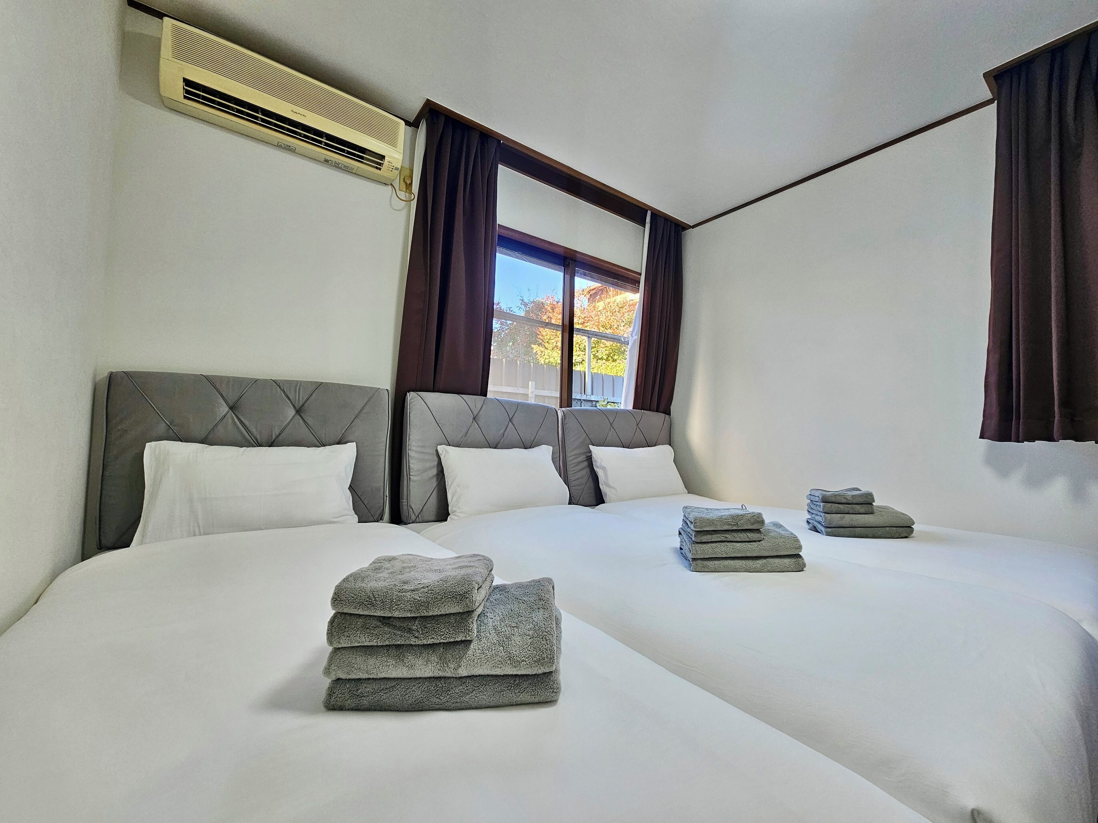 3 bedrooms, 1 sofa bed, Corner Ground Floor (101) | Blackout drapes, iron/ironing board, free WiFi