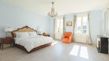 5 habitaciones, escritorio, tabla de planchar con plancha y wifi gratis