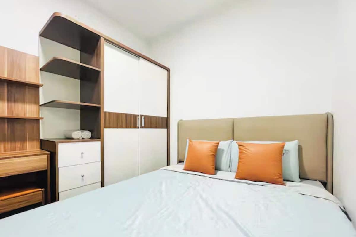 Egyptian cotton sheets, premium bedding, down comforters