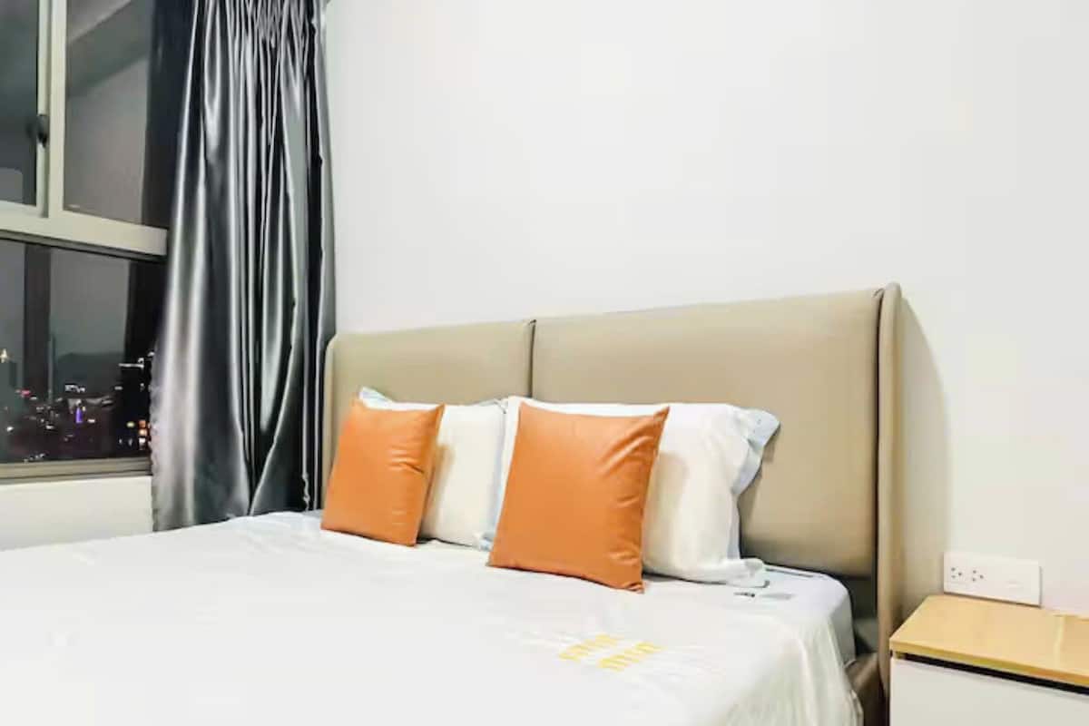 Presidential Suite, 2 Bedrooms, Club Lounge Access, City View | Egyptian cotton sheets, premium bedding, down comforters