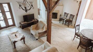 Vila, 3 quartos, sacada | Sala de estar