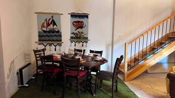 Villa, 3 Bedrooms, Balcony | Dining