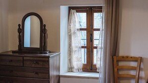 Interior - Charming 3-bedroom Cottage in Heart of Vasa Koilaniou (Vasa)