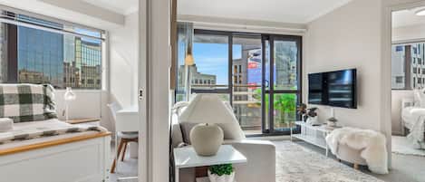 مكواة/لوح كي وواي فاي مجانًا