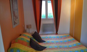 WiFi, bed sheets - Apartment 'Rez-de-villa Taglio-Isolaccio' with Mountain View, Wi-Fi and Air Conditioning (Taglio-Isolaccio)
