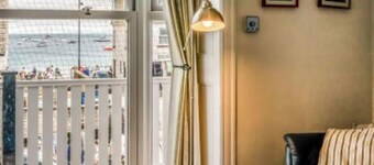 Ocean view, 3 bed Apartment, Sea view, steps away from the beach. 