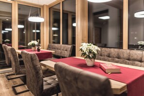 Dining - XL 2-Bedroom Apartment (Sand in Taufers)