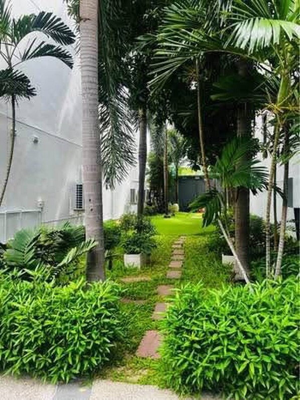 Room, 2 Bedrooms, Accessible, Balcony | Garden