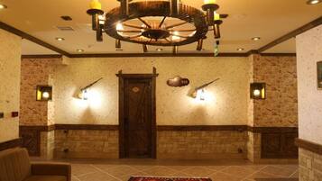 Standard Twin Room, Mountain View | In-room safe, desk, soundproofing, free WiFi