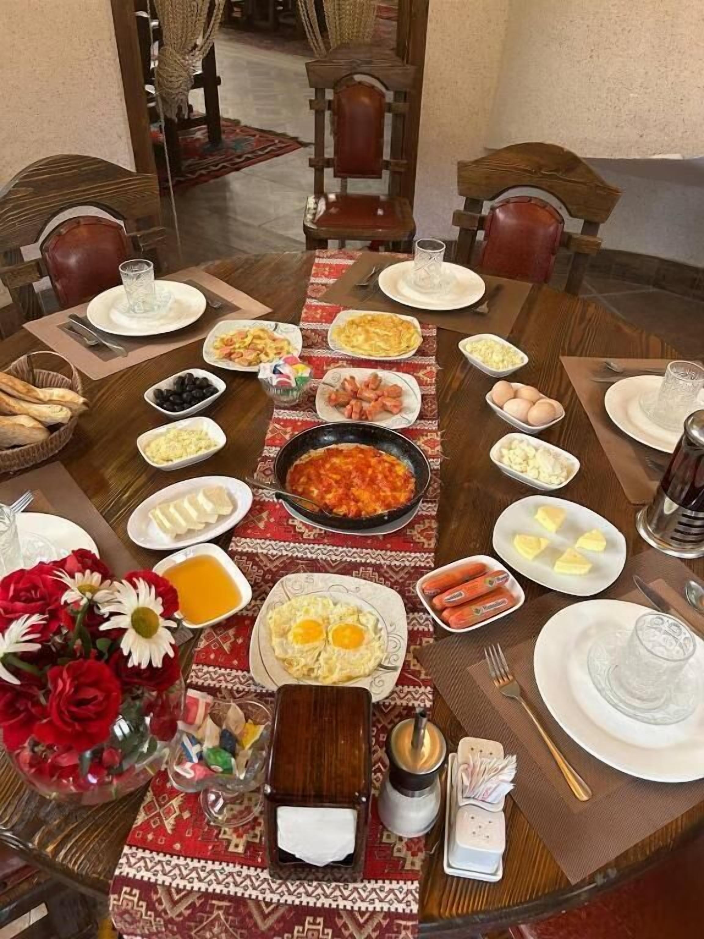 Free daily local cuisine breakfast 
