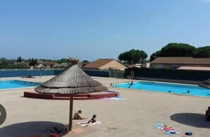 Pool - 🌴 Cocooning Holiday Home - Sunny & Ideally Placed! ☀️🏖️ (Valras-Plage)