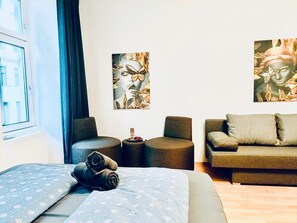 Iron/ironing board - Comfy 3BR Apt for Groups Near Park (Vienna)