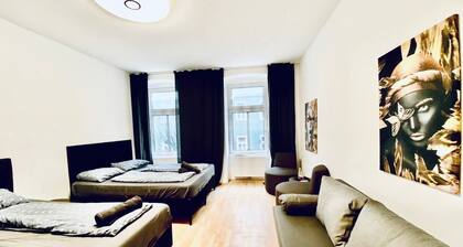 Comfy 3BR Apt for Groups Near Park