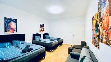 Apartament bàsic | Planxa i posts de planxar