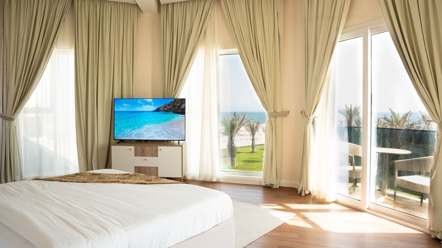 Dana Beach Resort - Al Ashkharah