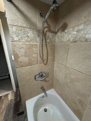 Towels, toilet paper - Cozy 1-bedroom apartment on a rural property in pleasant Washingtonville (Washingtonville)