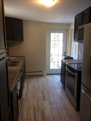 Private kitchen - Cozy 1-bedroom apartment on a rural property in pleasant Washingtonville (Washingtonville)