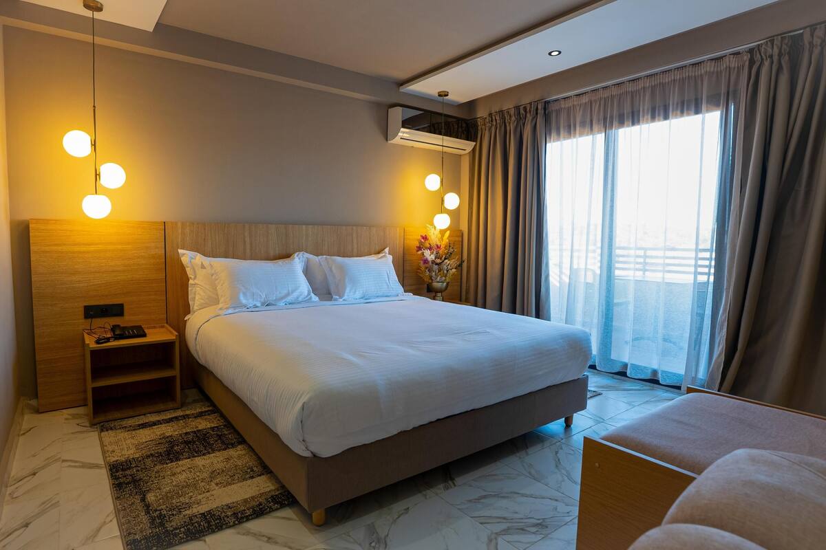 Chambre Double Supérieure, vue piscine | Coffres-forts dans les chambres, Wi-Fi gratuit